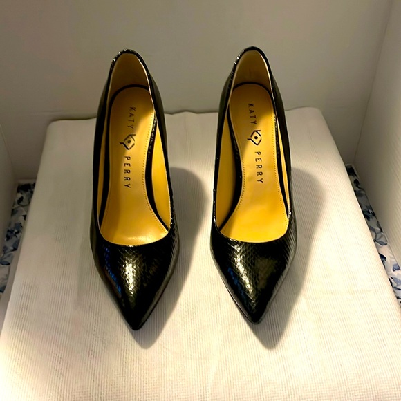 Katy Perry The Sissy Black Leather Pumps Size 8M - Picture 1 of 4